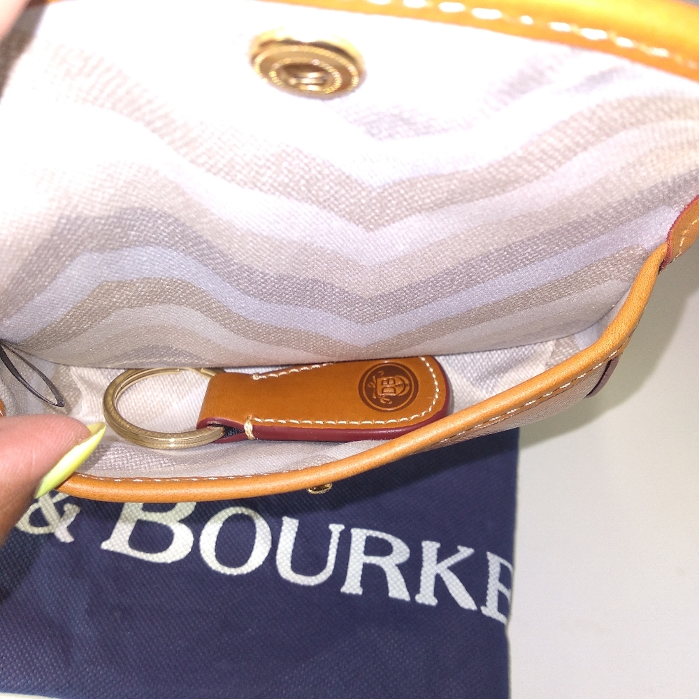 Authentic Dooney & Bourke Shelby Shopper Carmel/Tan Leather Tote and Wallet Set - Picture 7 of 16